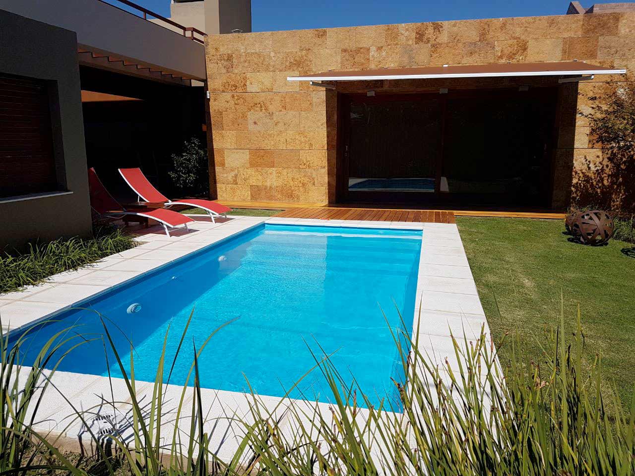 Instalaci贸n de Piscina